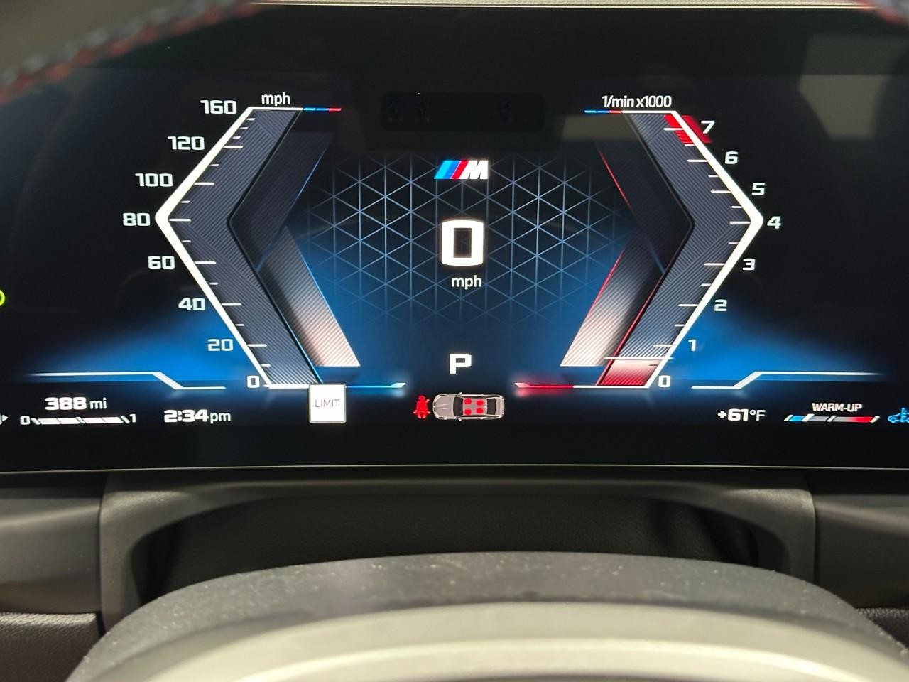 BMW 4 Series Vehicle Full-screen Gallery Image 24