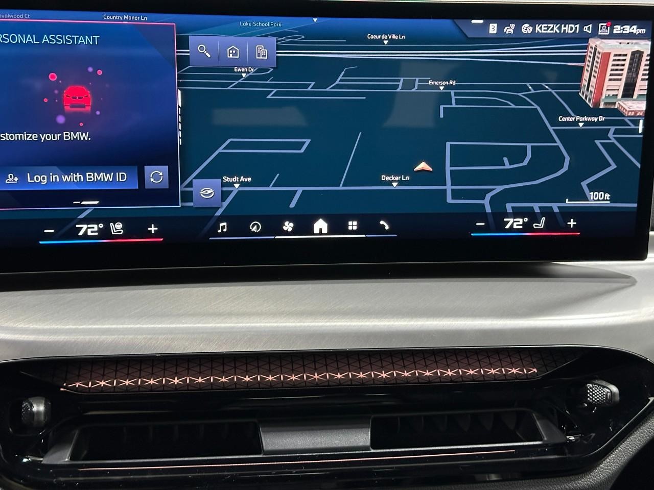 BMW 4 Series Vehicle Full-screen Gallery Image 25