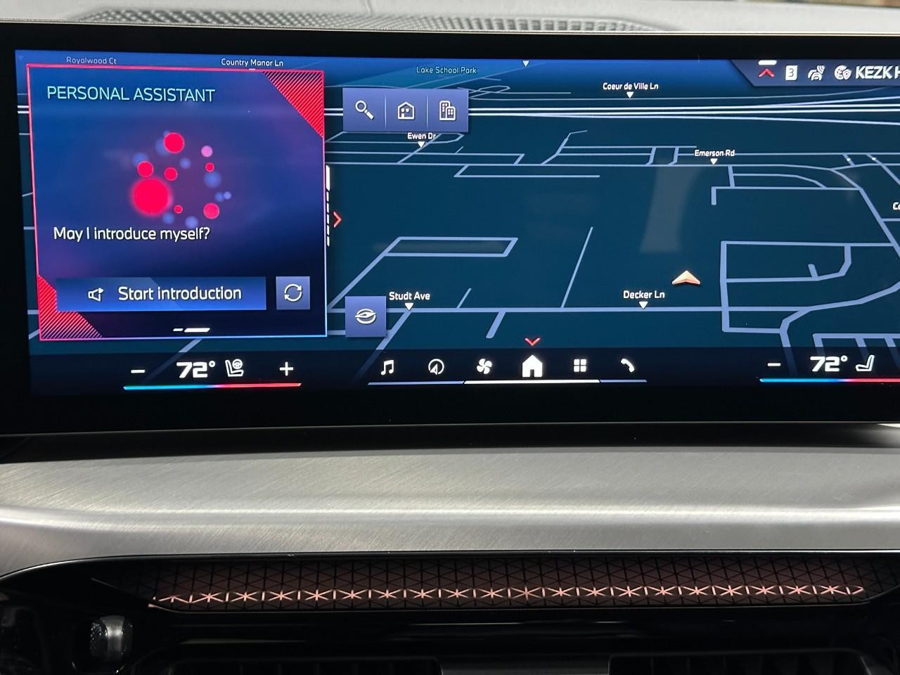 BMW 4 Series Vehicle Full-screen Gallery Image 29