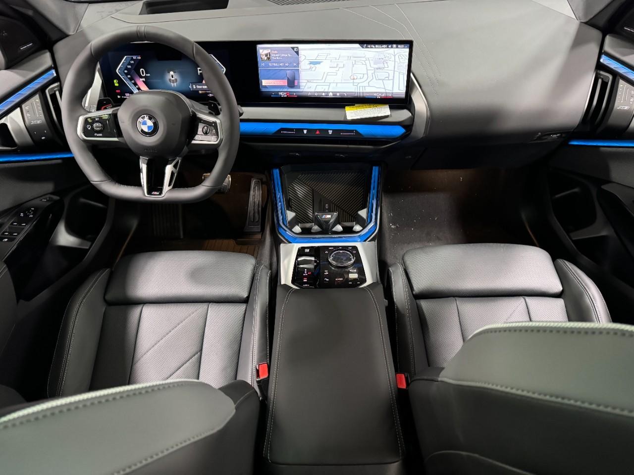 BMW X3 Vehicle Full-screen Gallery Image 13