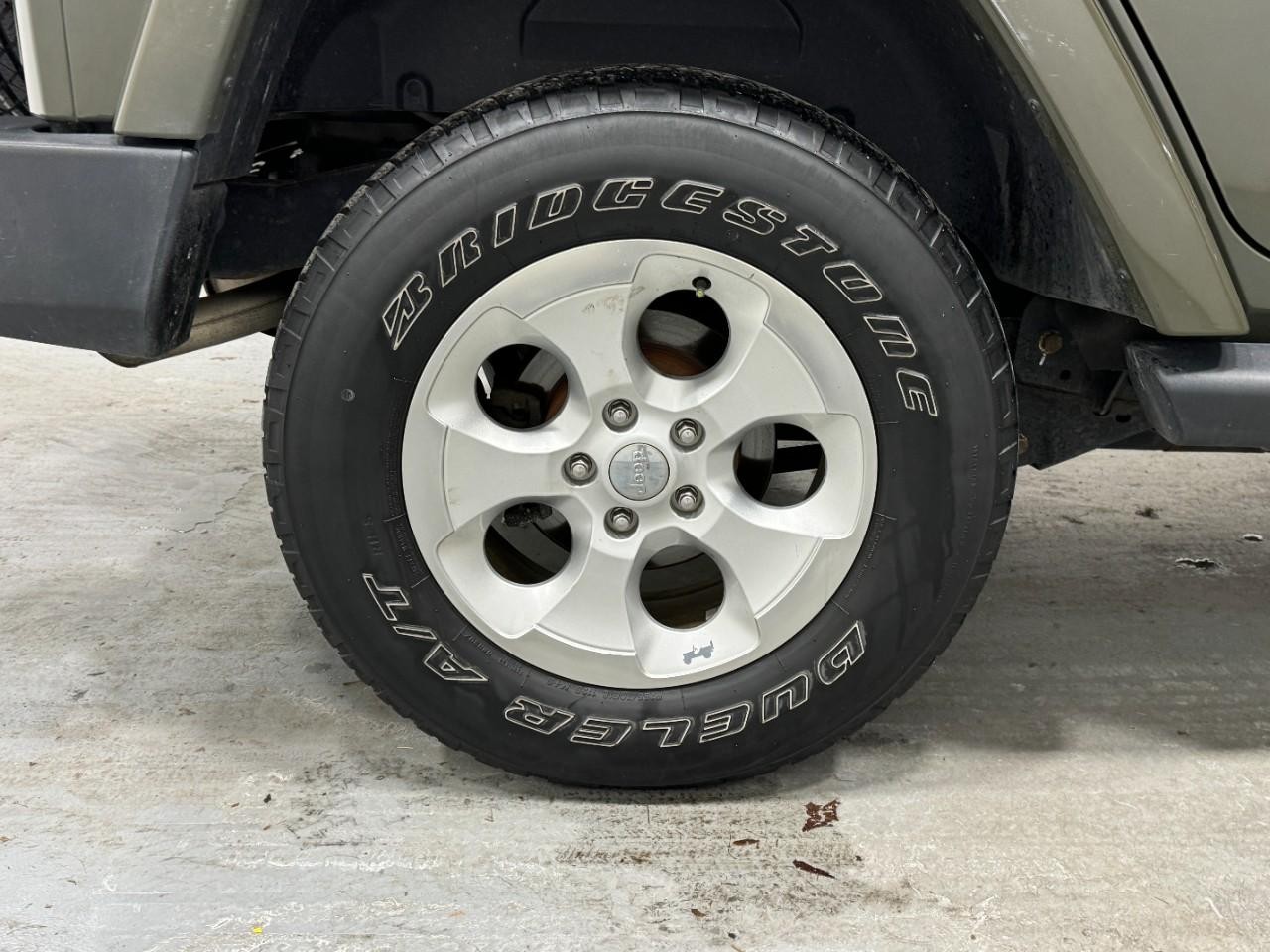 Jeep Wrangler Unlimited Vehicle Full-screen Gallery Image 5