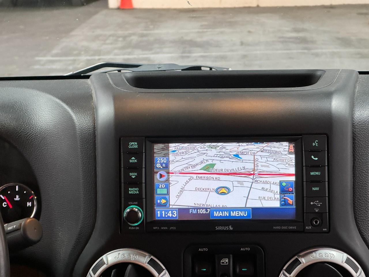 Jeep Wrangler Unlimited Vehicle Full-screen Gallery Image 13