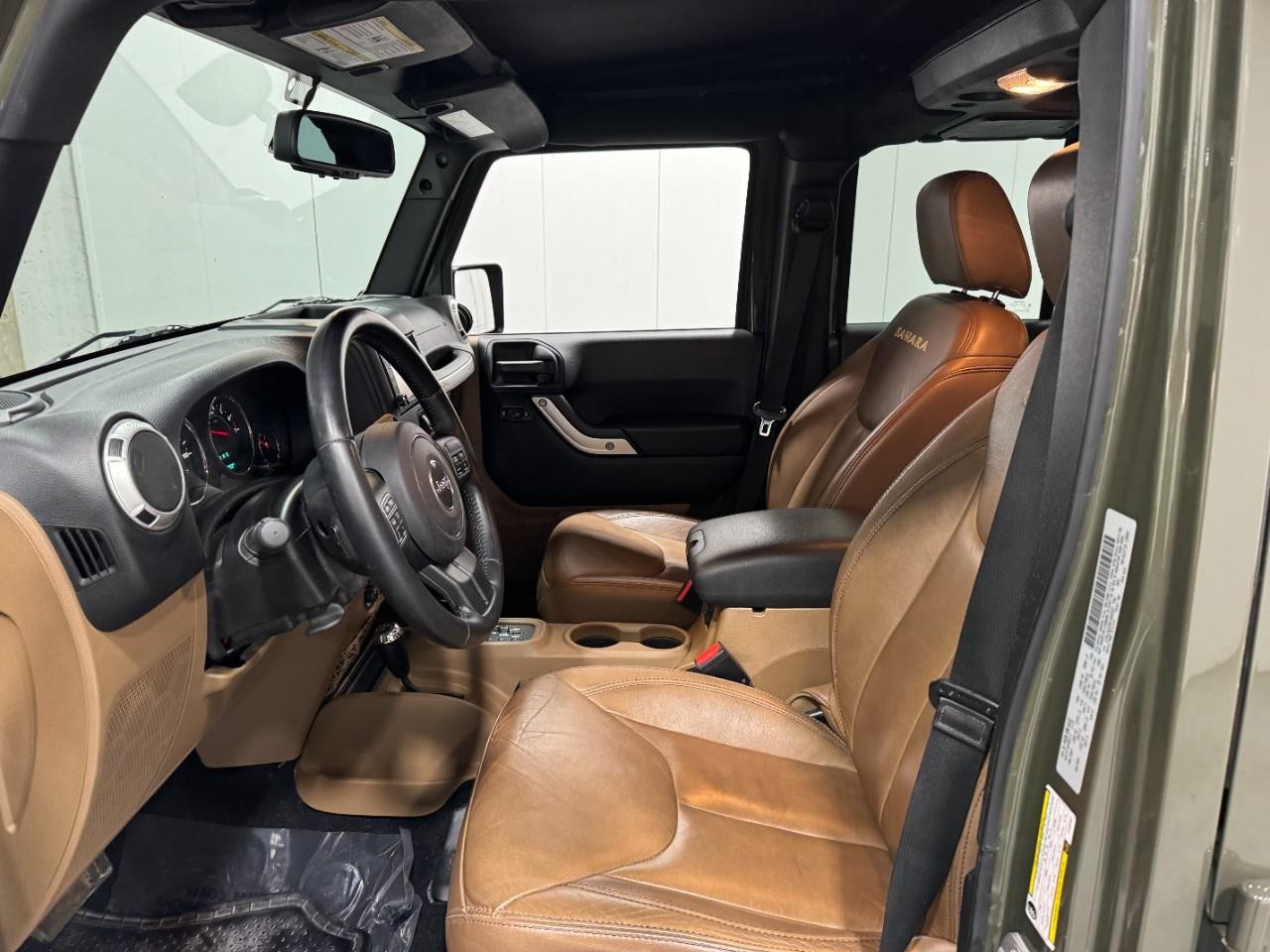 Jeep Wrangler Unlimited Vehicle Full-screen Gallery Image 24