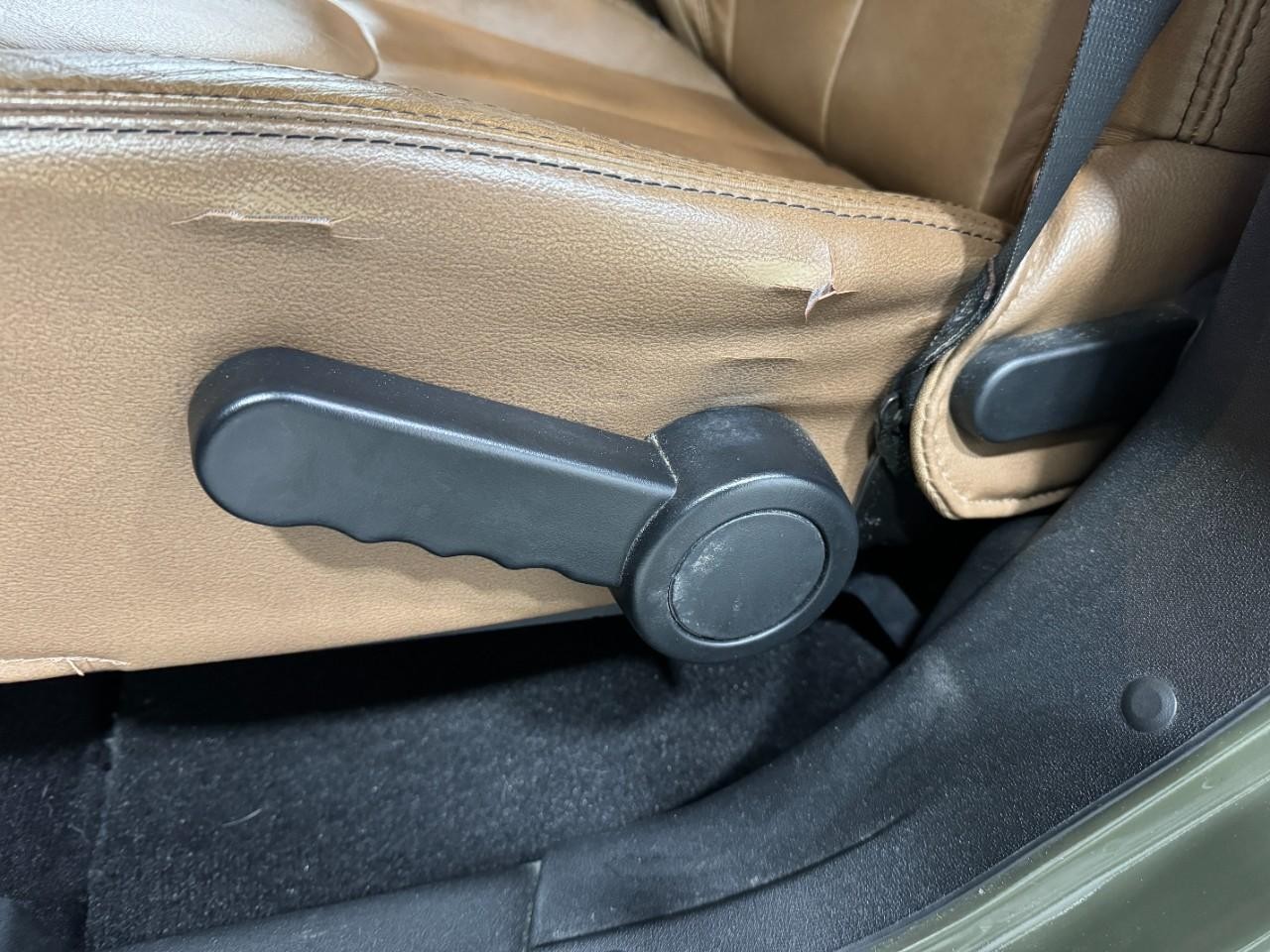 Jeep Wrangler Unlimited Vehicle Full-screen Gallery Image 26