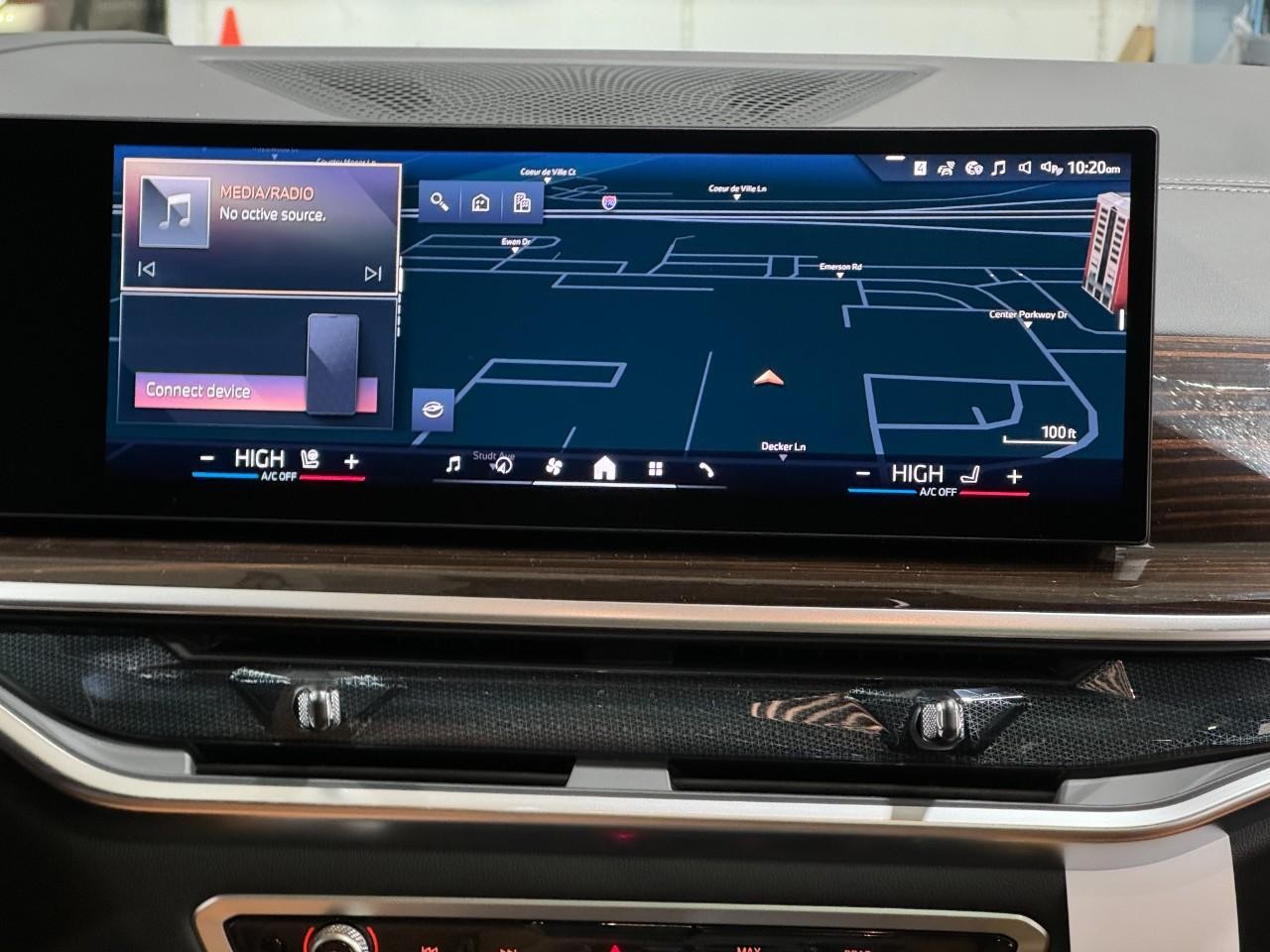 BMW X6 Vehicle Full-screen Gallery Image 15