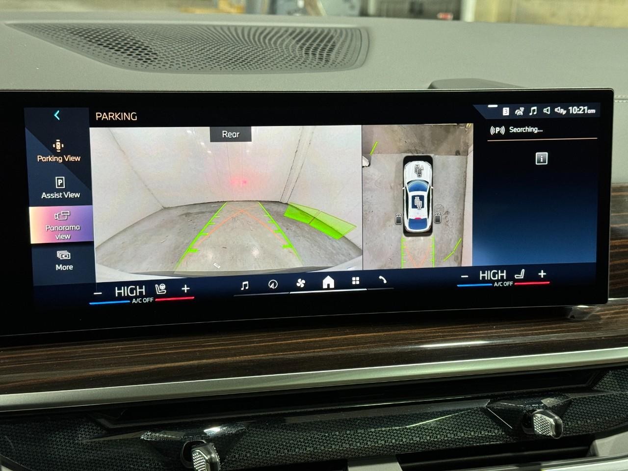 BMW X6 Vehicle Full-screen Gallery Image 35