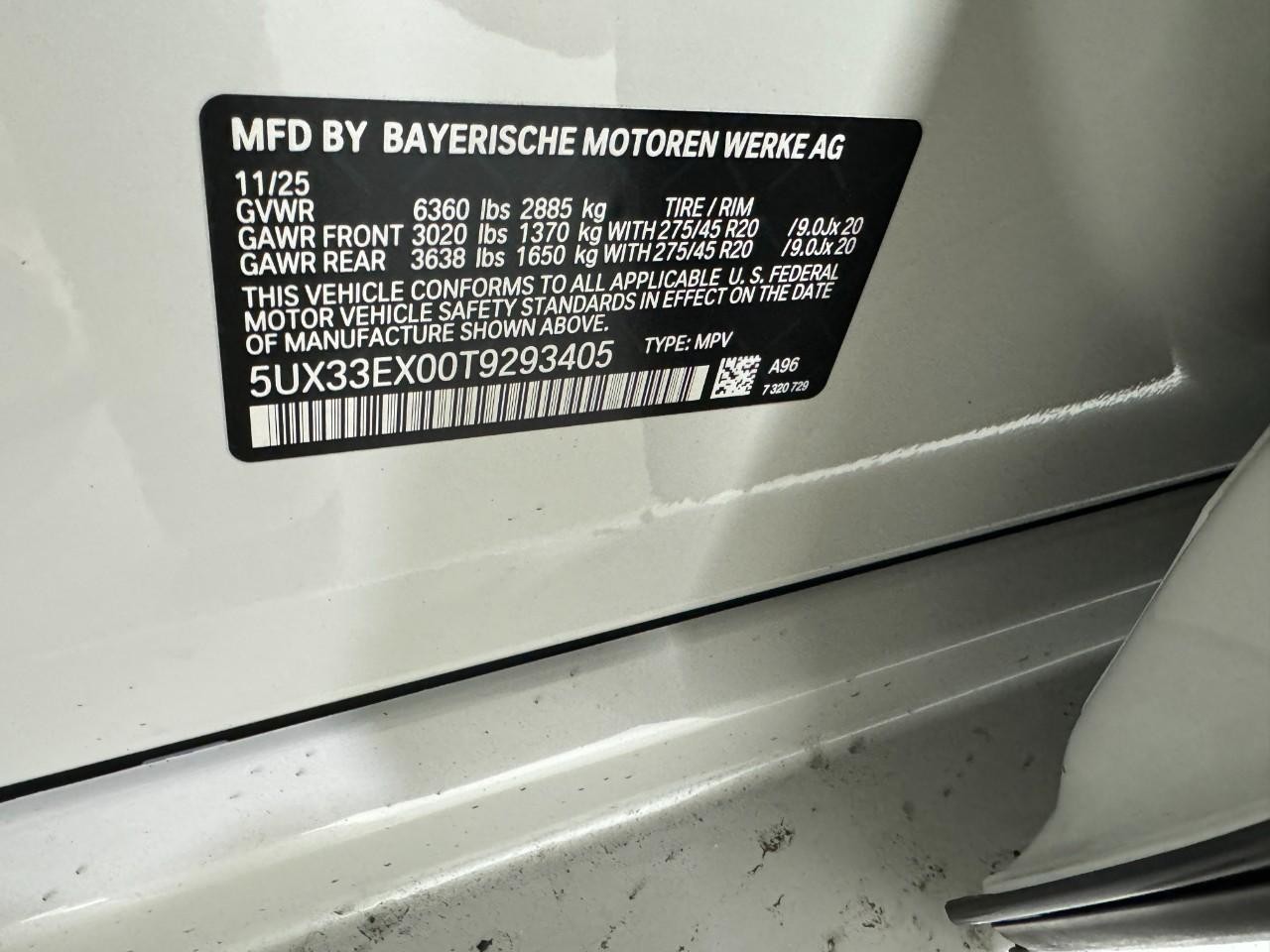 BMW X6 Vehicle Full-screen Gallery Image 36