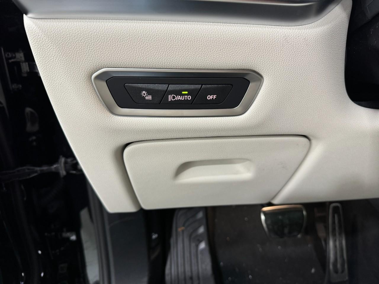 BMW X7 Vehicle Full-screen Gallery Image 33