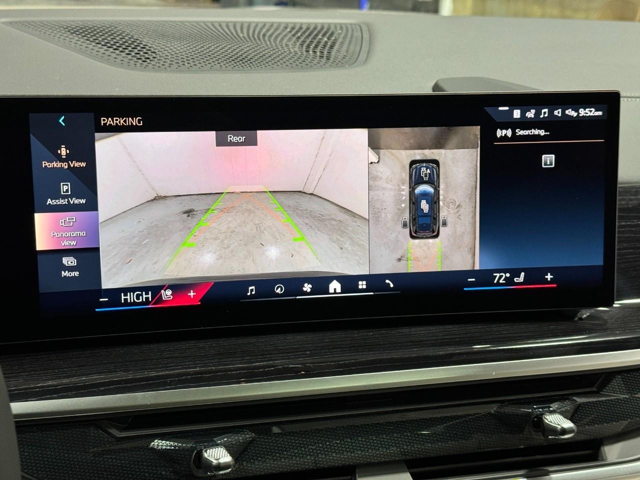 BMW X7 Vehicle Full-screen Gallery Image 37