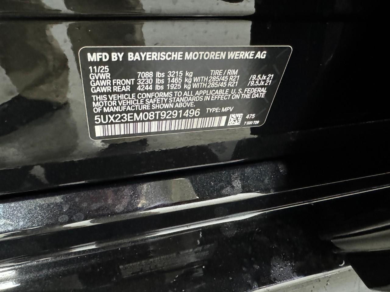 BMW X7 Vehicle Full-screen Gallery Image 38