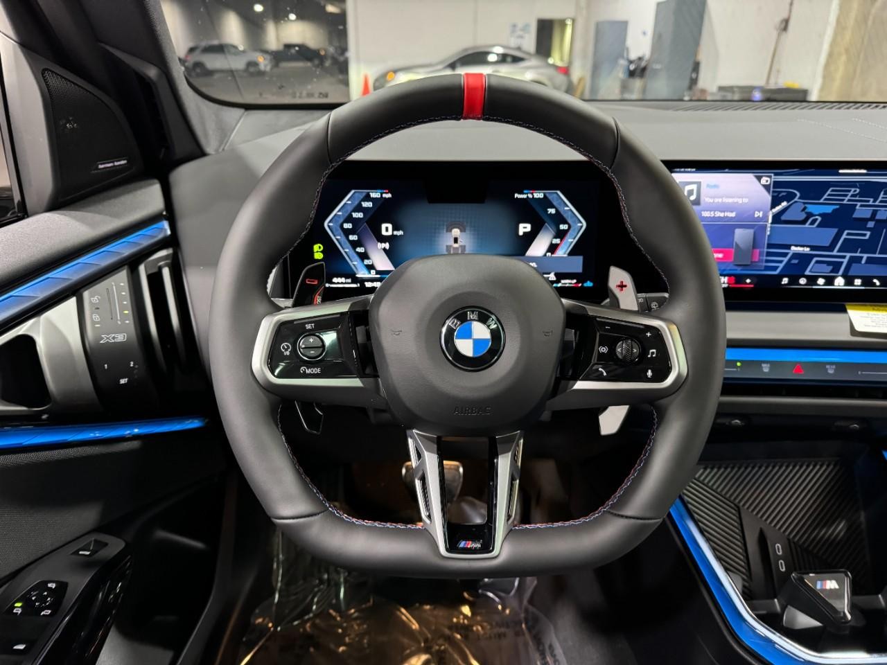 BMW X3 Vehicle Full-screen Gallery Image 14