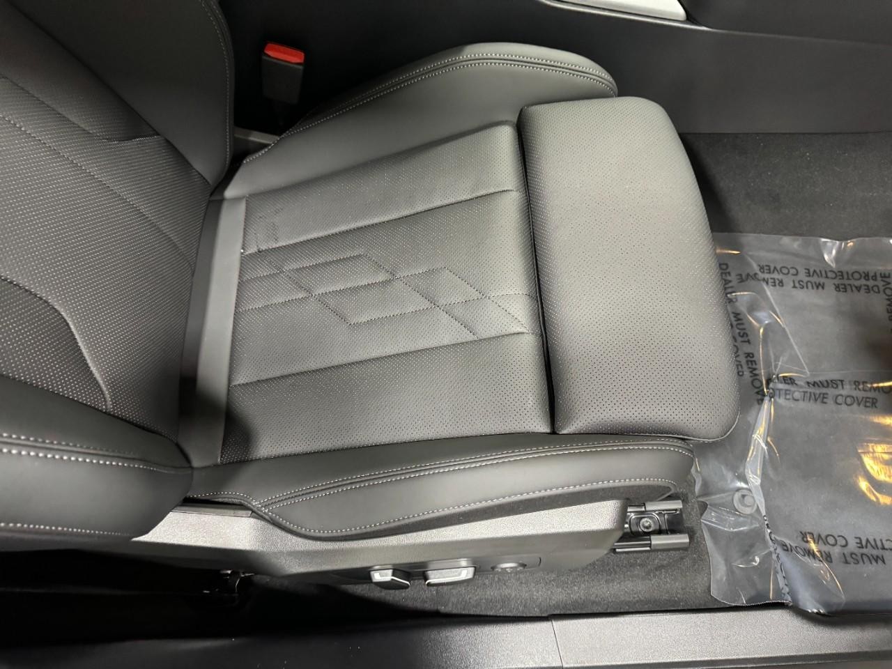 BMW X3 Vehicle Full-screen Gallery Image 19