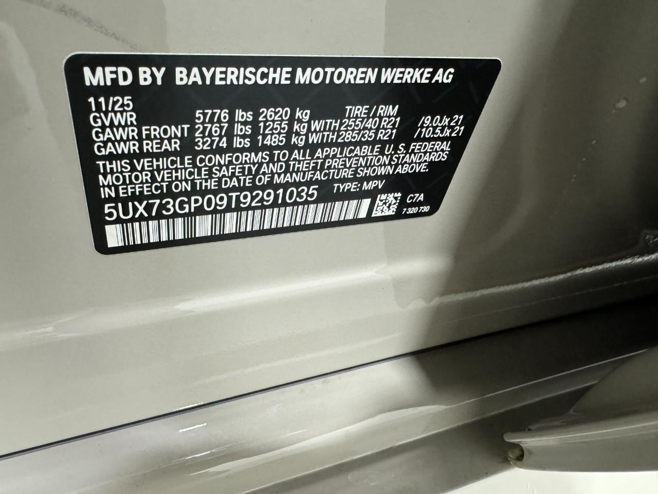 BMW X3 Vehicle Full-screen Gallery Image 33