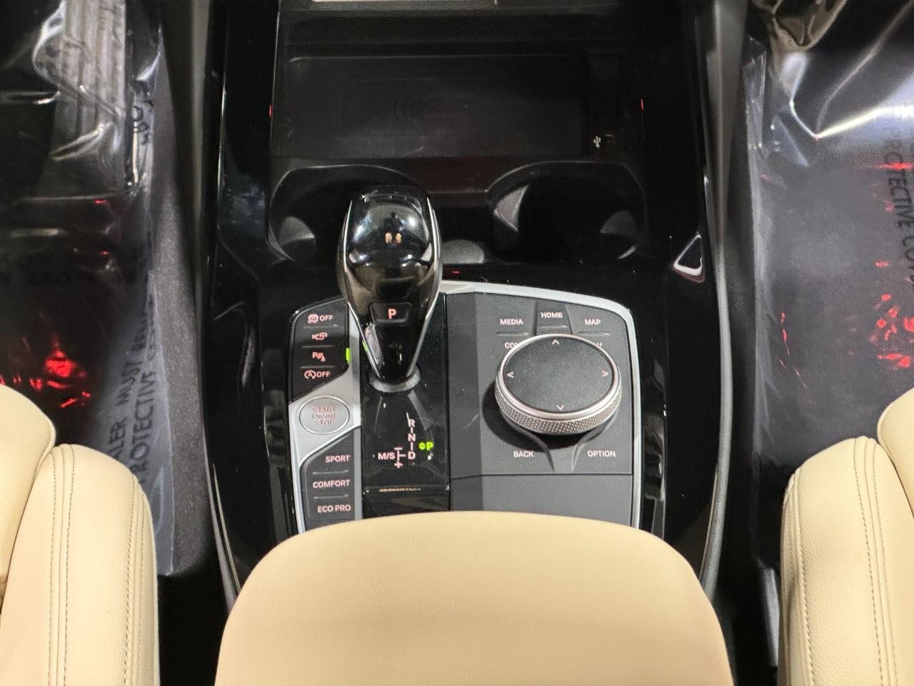 BMW X3 Vehicle Full-screen Gallery Image 17