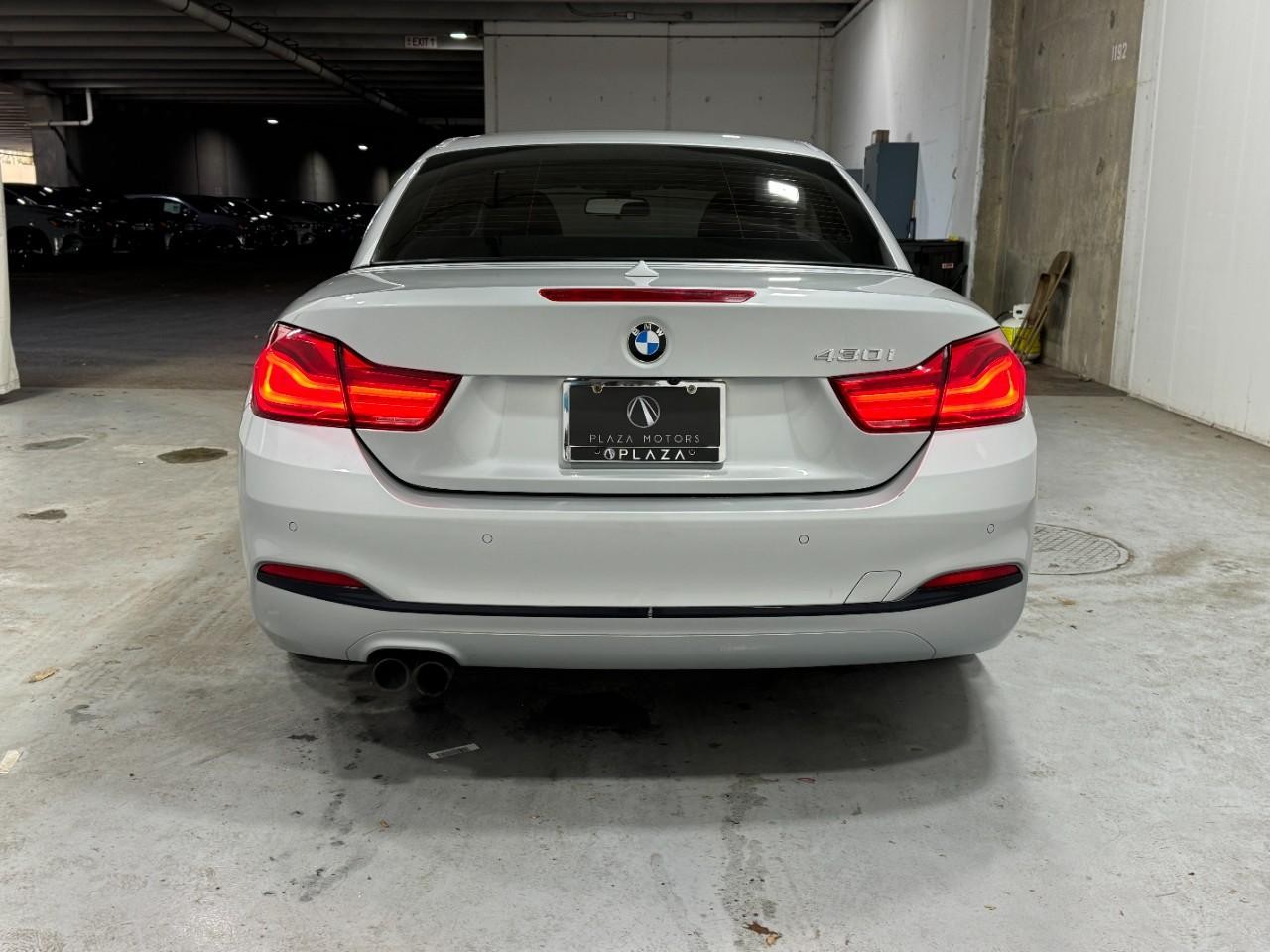 BMW 4 Series Vehicle Full-screen Gallery Image 9