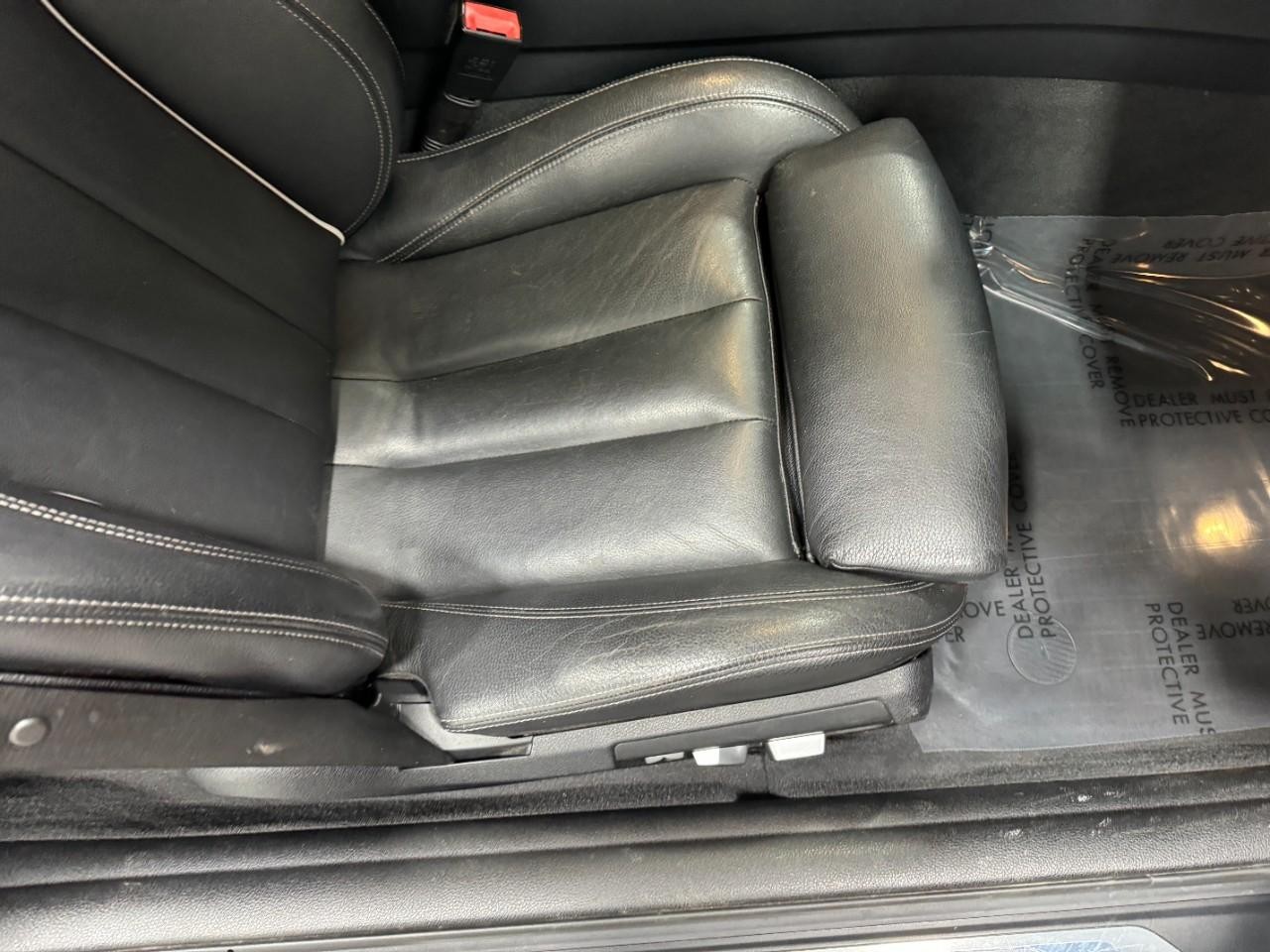 BMW 4 Series Vehicle Full-screen Gallery Image 18