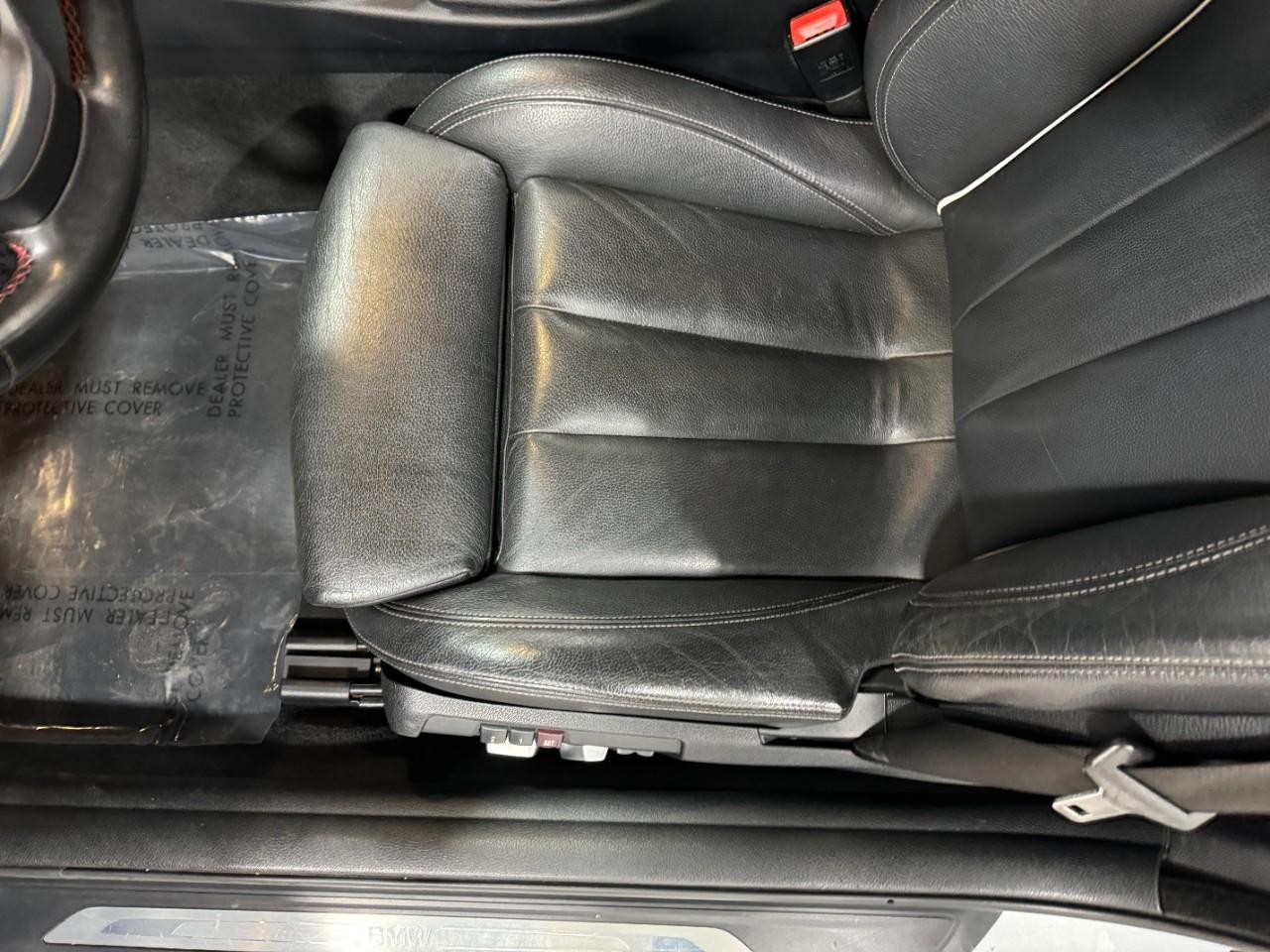 BMW 4 Series Vehicle Full-screen Gallery Image 23