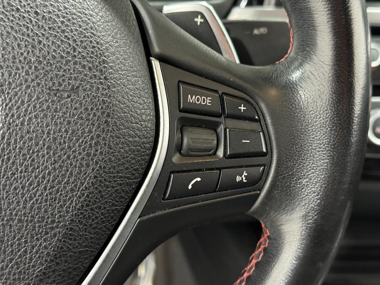 BMW 4 Series Vehicle Full-screen Gallery Image 27