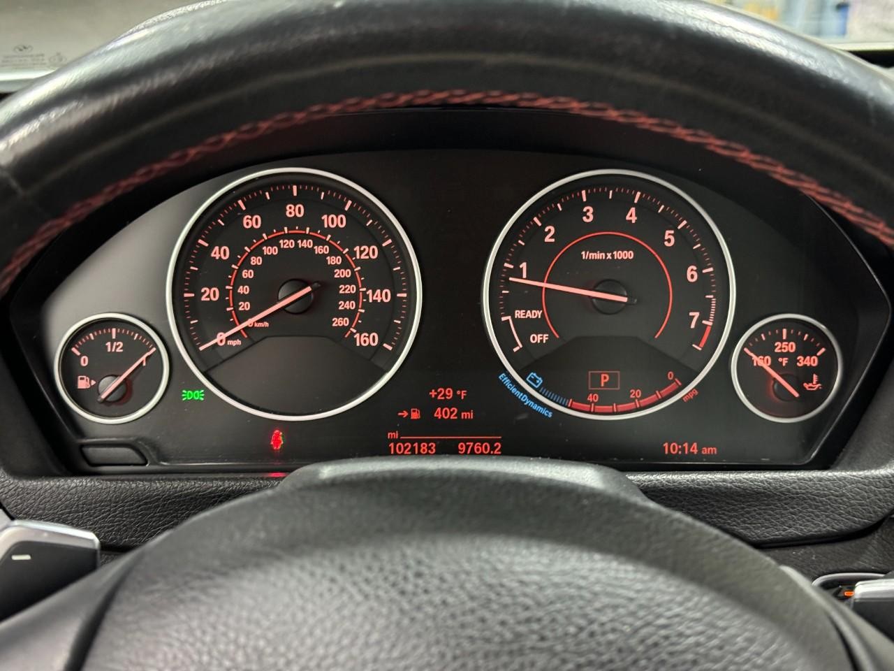 BMW 4 Series Vehicle Full-screen Gallery Image 28