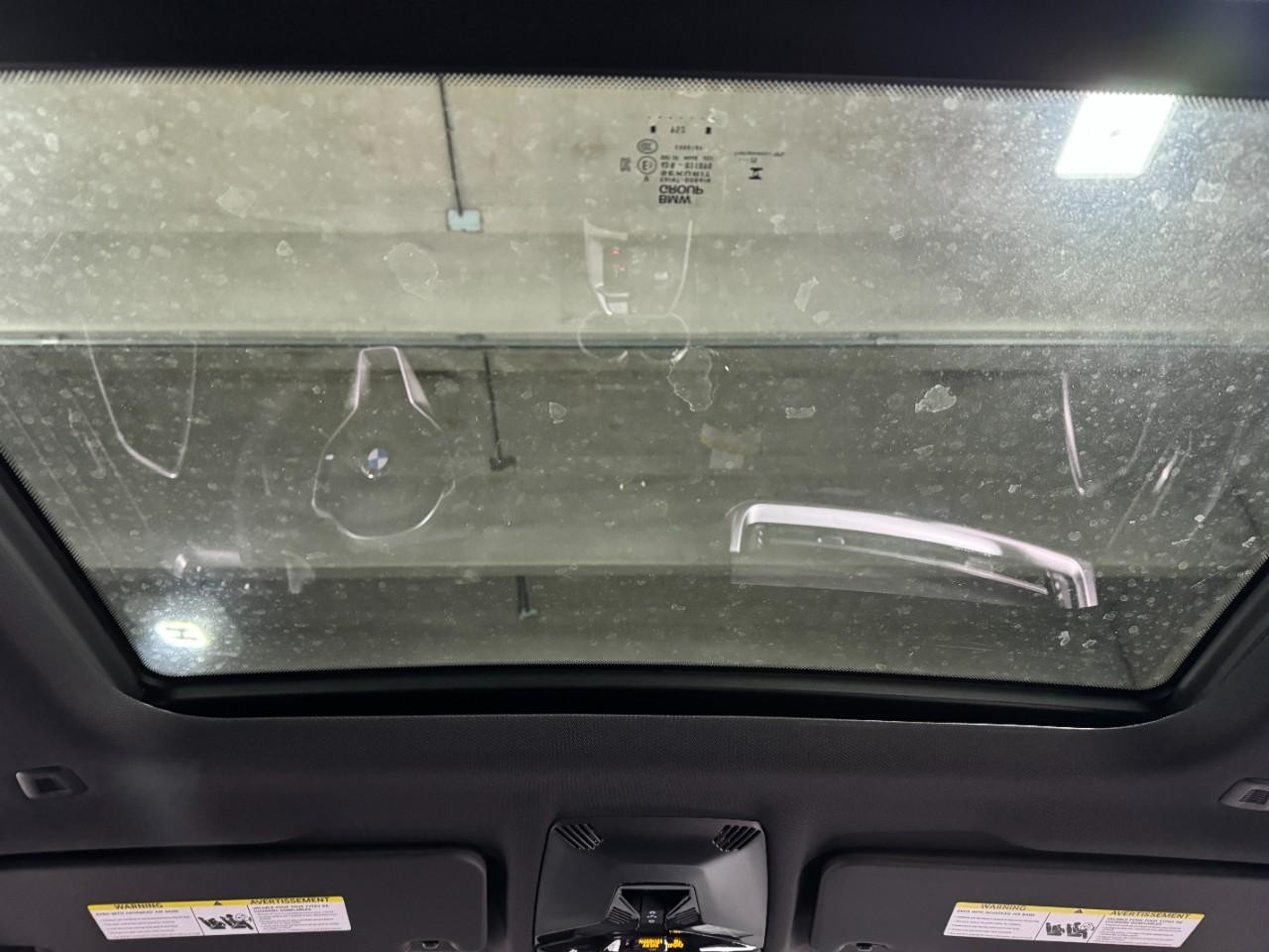 BMW X1 Vehicle Full-screen Gallery Image 11