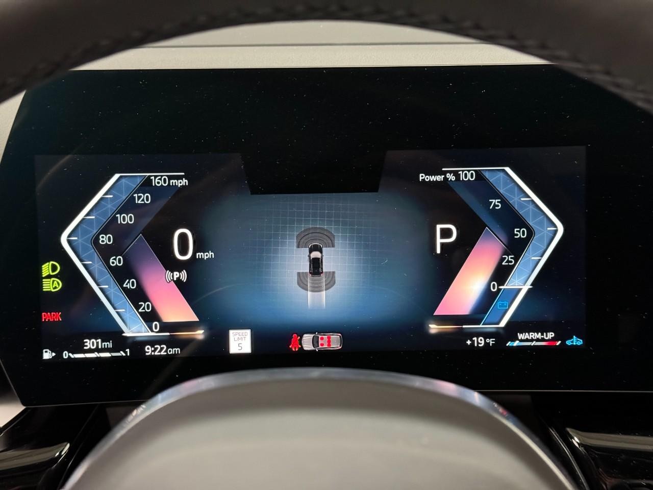 BMW X1 Vehicle Full-screen Gallery Image 31