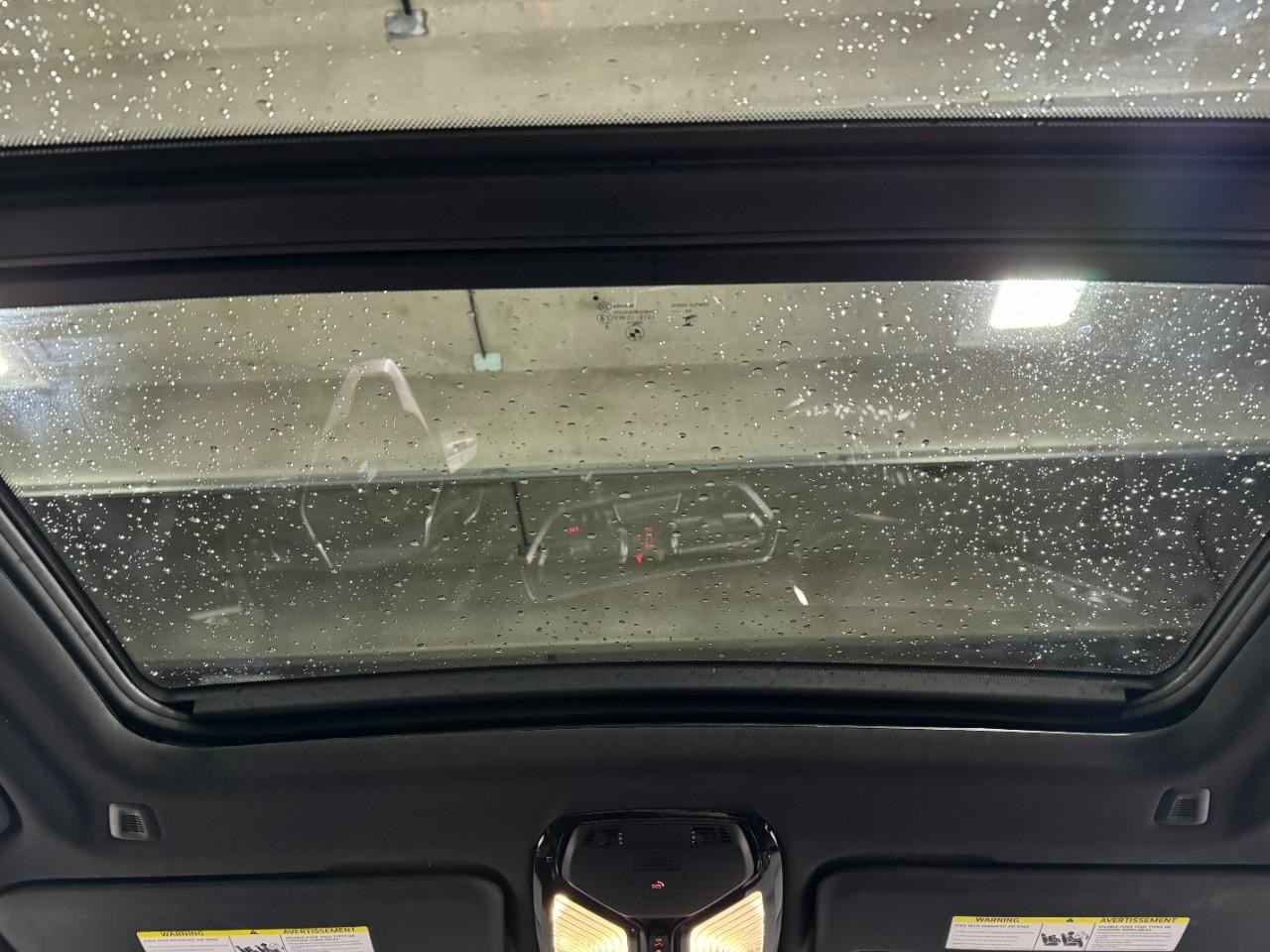 BMW X3 Vehicle Full-screen Gallery Image 12