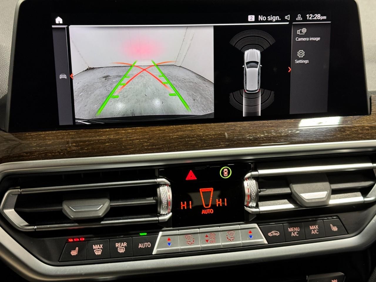 BMW X3 Vehicle Full-screen Gallery Image 34