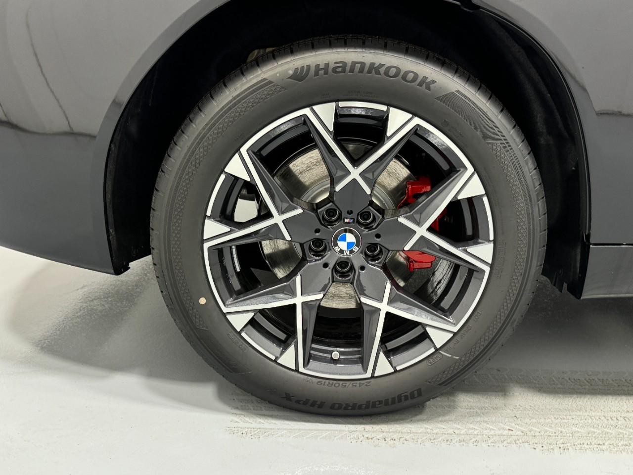 BMW X3 Vehicle Full-screen Gallery Image 5