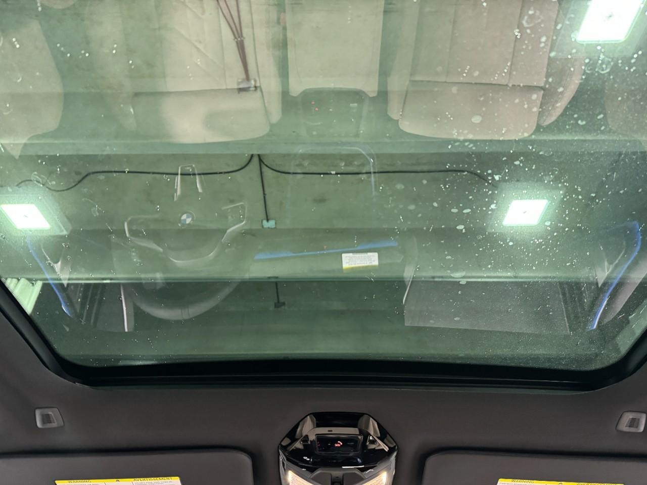 BMW X3 Vehicle Full-screen Gallery Image 11