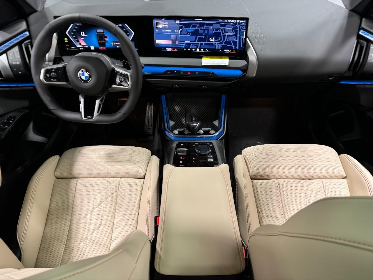 BMW X3 Vehicle Full-screen Gallery Image 12