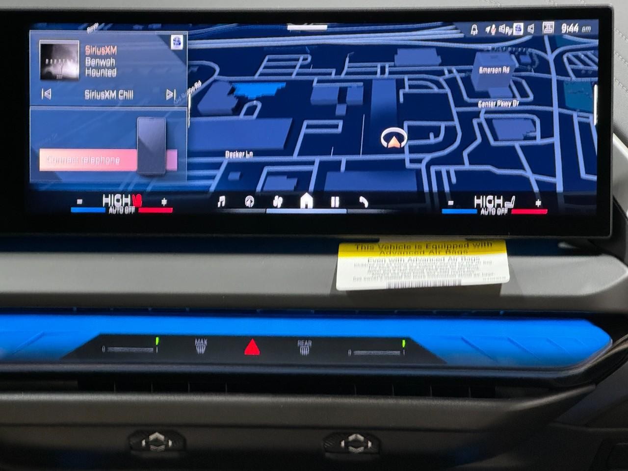 BMW X3 Vehicle Full-screen Gallery Image 14