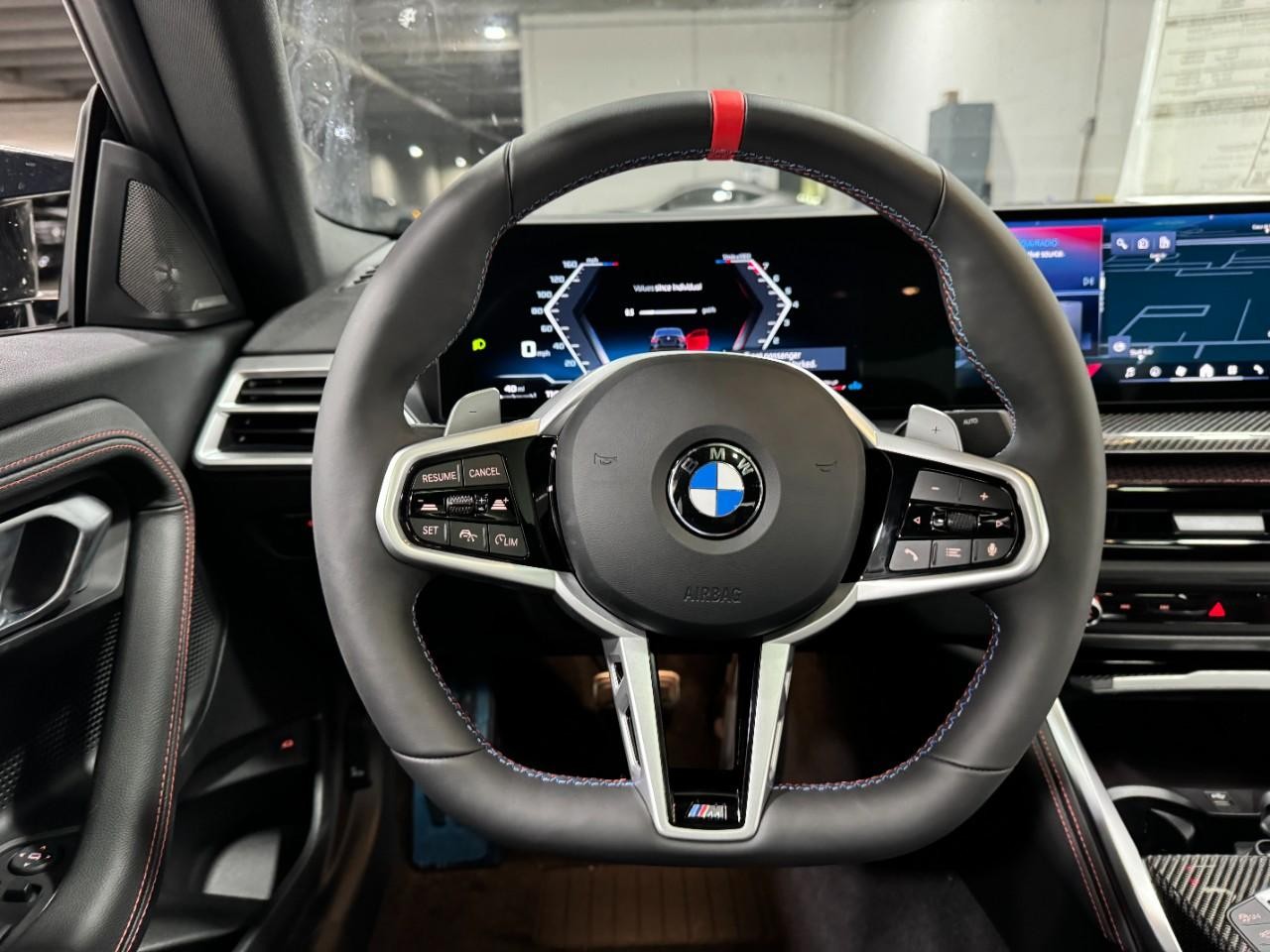 BMW 2 Series Vehicle Full-screen Gallery Image 13