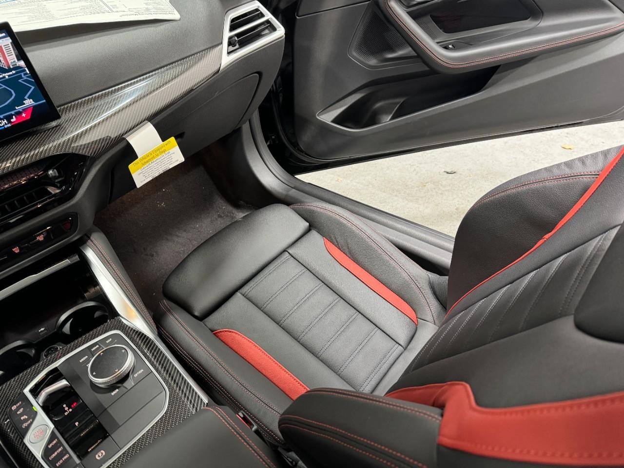 BMW 2 Series Vehicle Full-screen Gallery Image 16