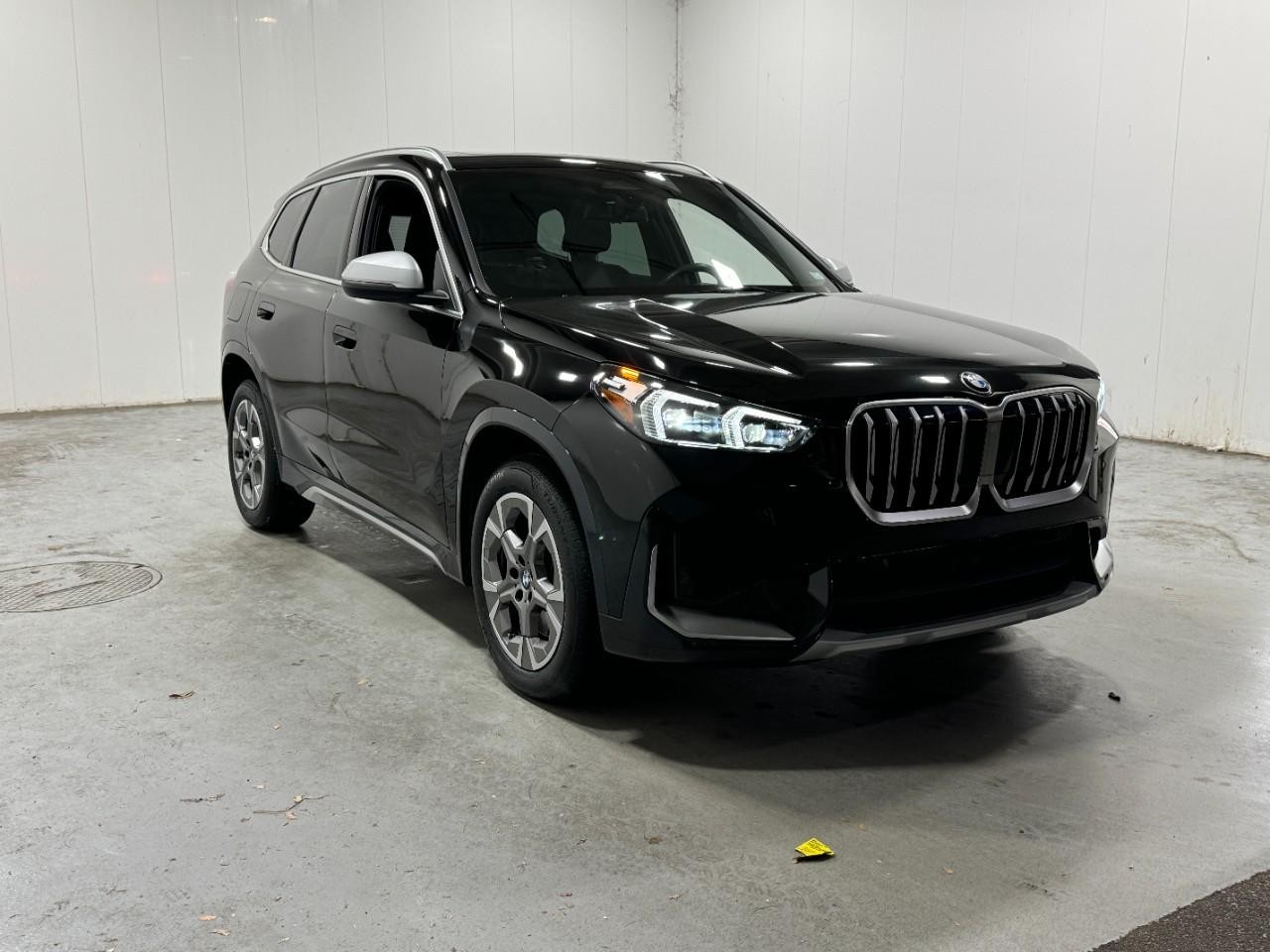 BMW X1 Vehicle Full-screen Gallery Image 6