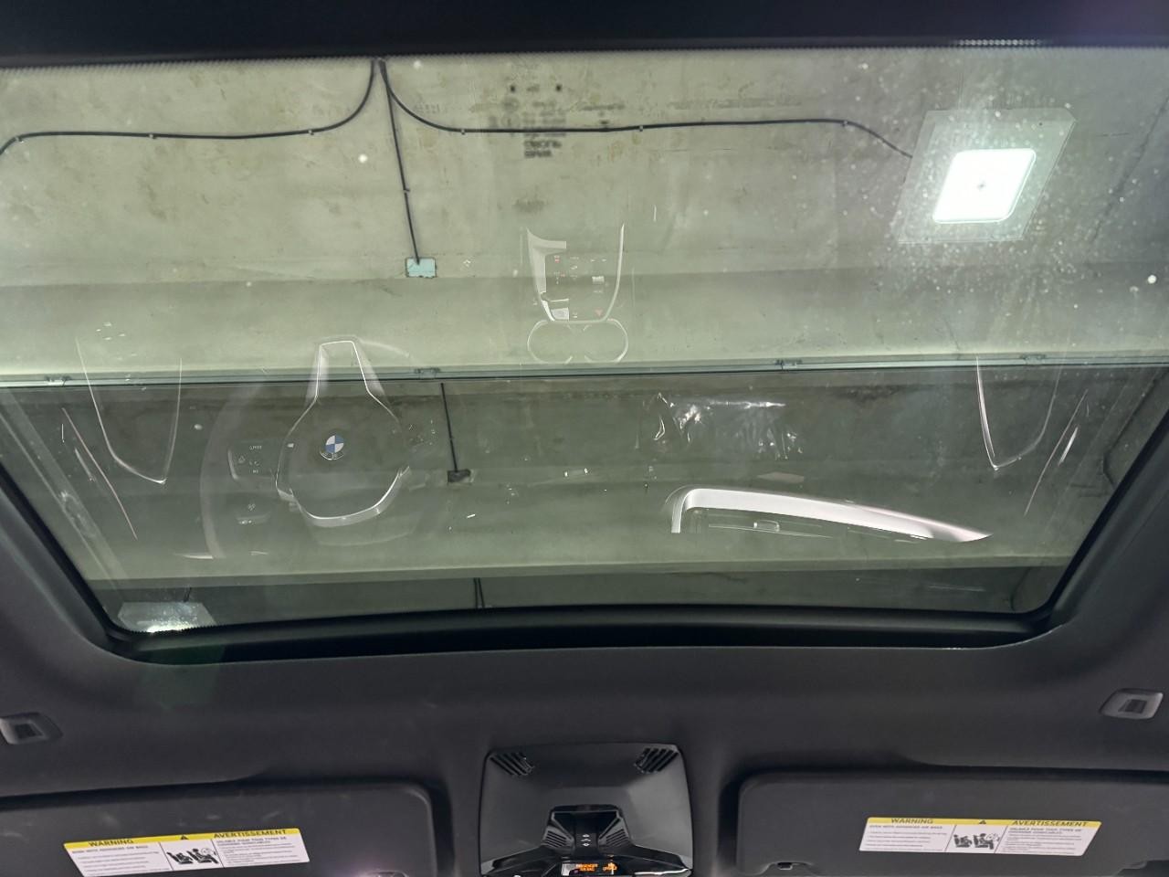 BMW X1 Vehicle Full-screen Gallery Image 11