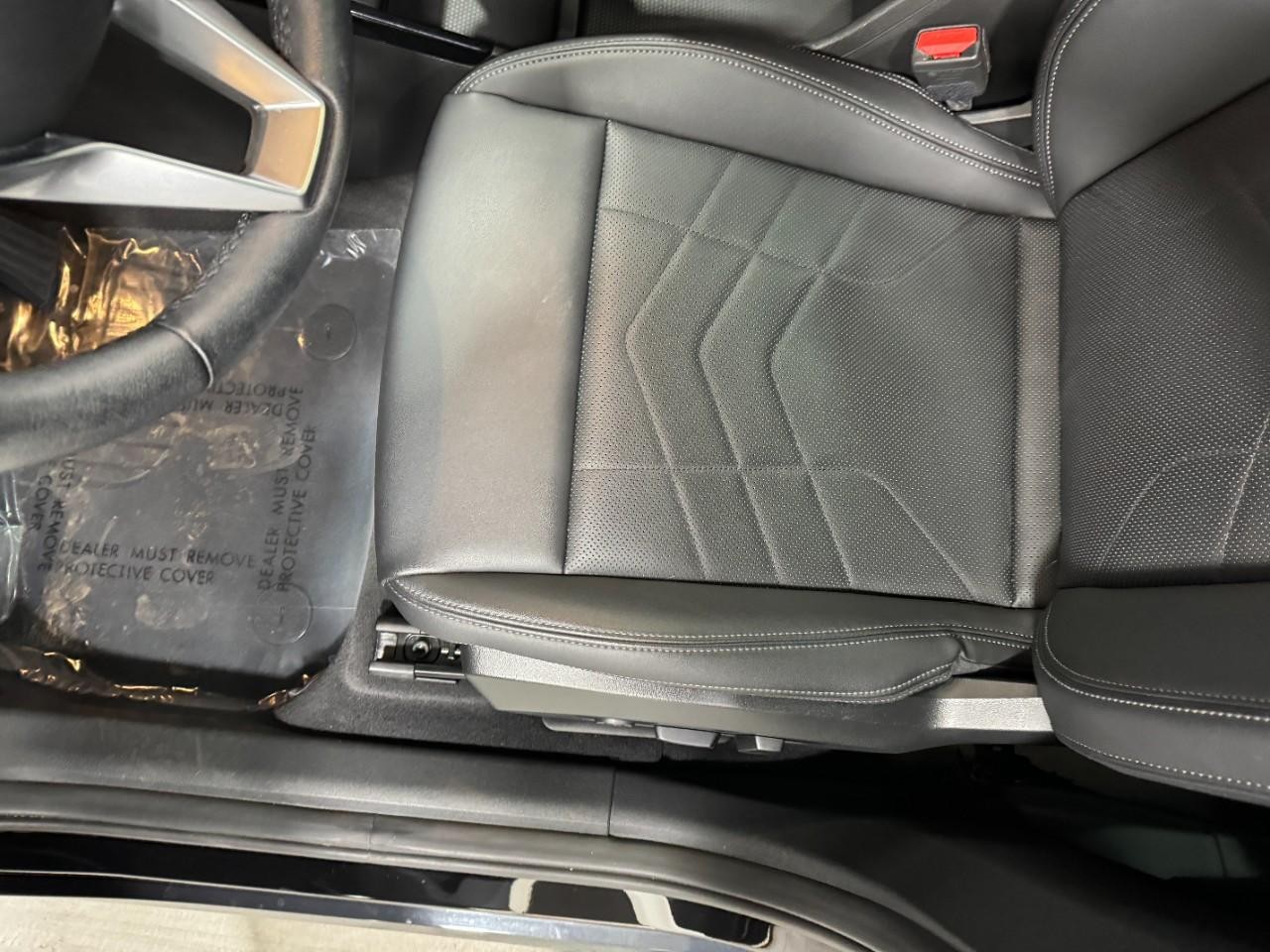 BMW X1 Vehicle Full-screen Gallery Image 26