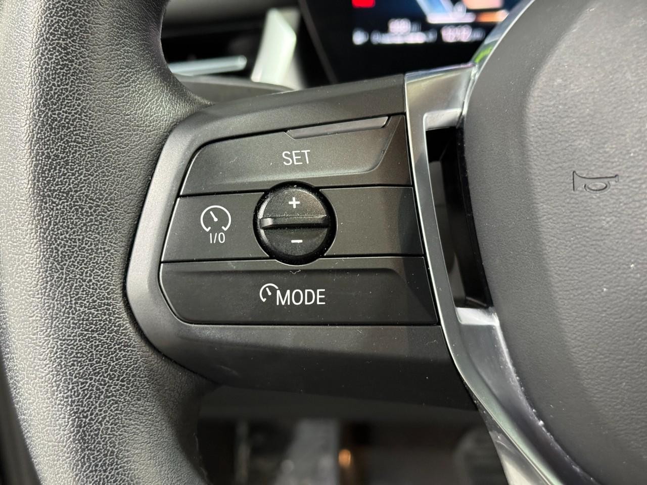 BMW X1 Vehicle Full-screen Gallery Image 29