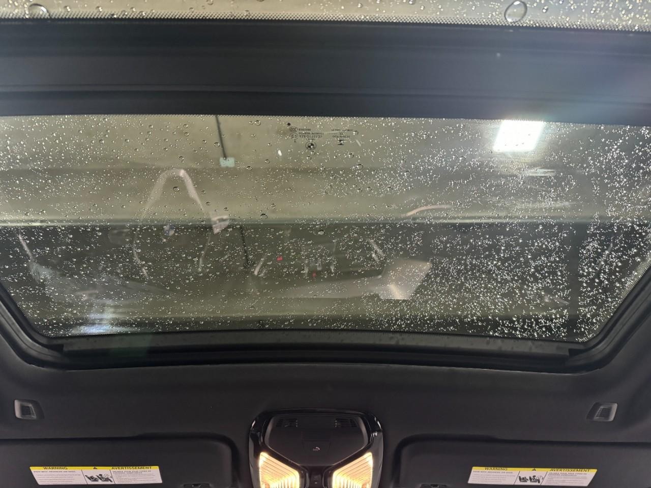 BMW X3 Vehicle Full-screen Gallery Image 12