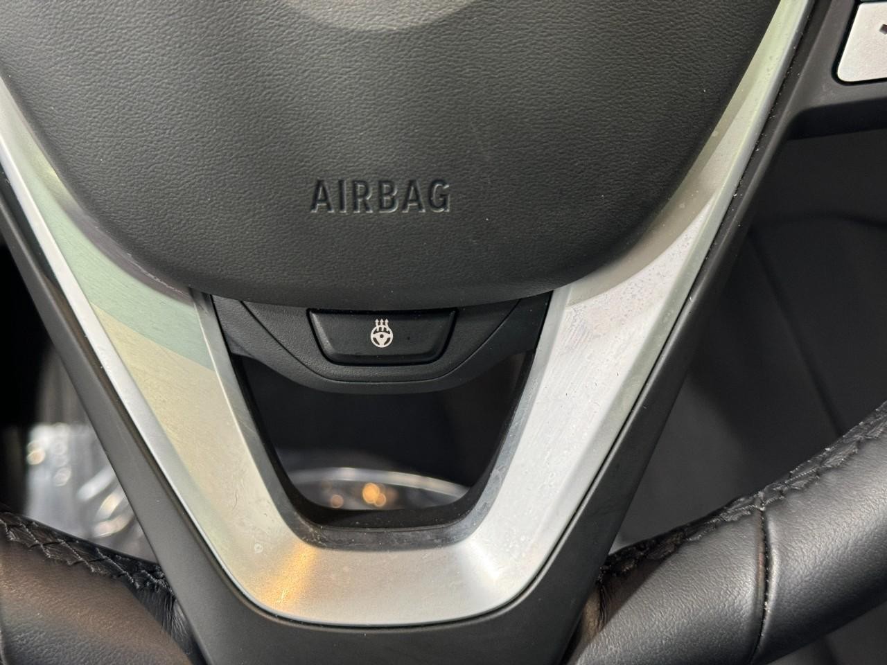 BMW X3 Vehicle Full-screen Gallery Image 32