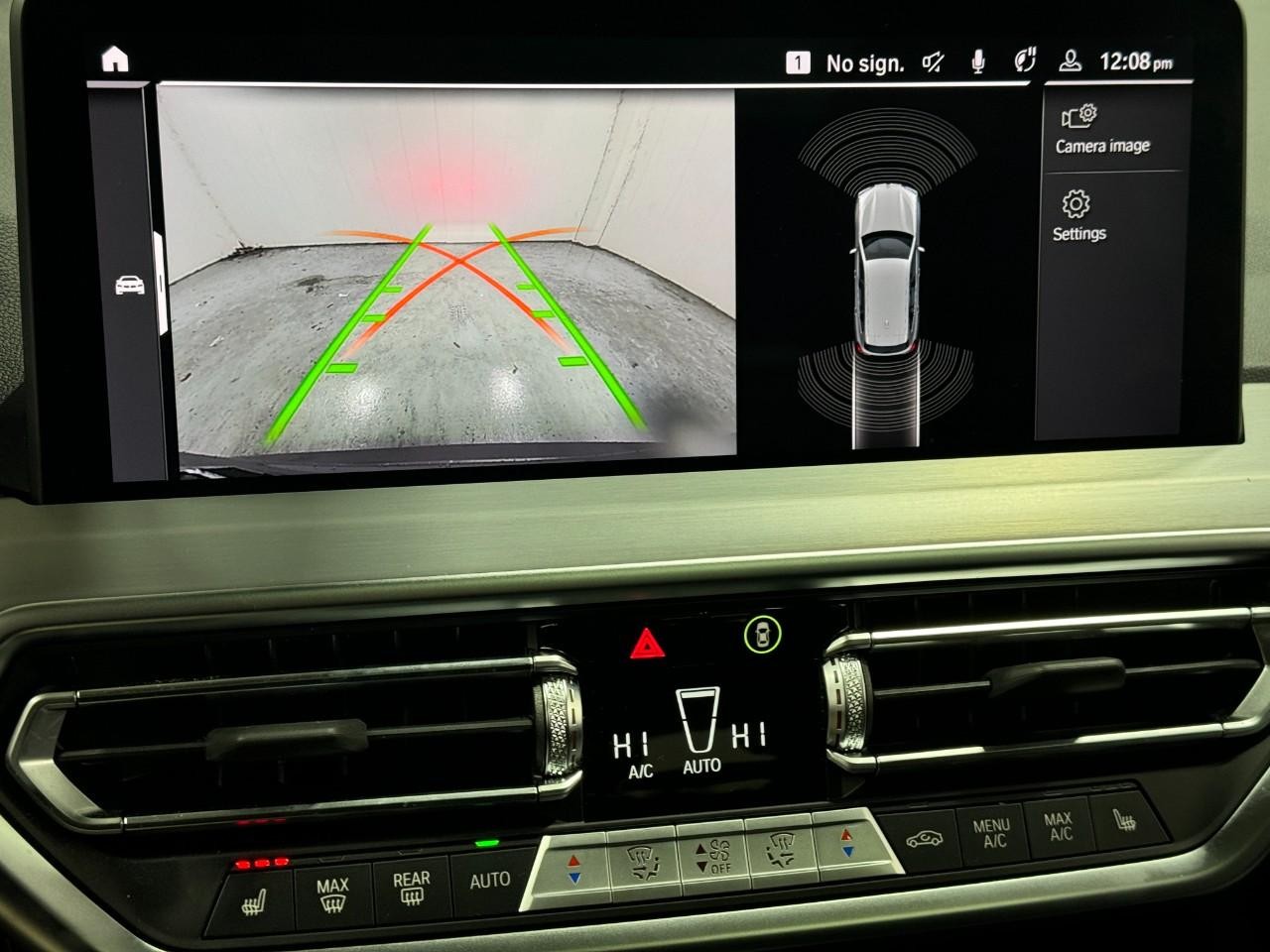 BMW X3 Vehicle Full-screen Gallery Image 34