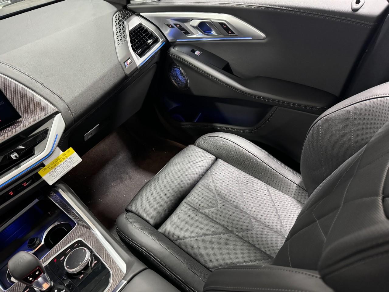 BMW XM Vehicle Full-screen Gallery Image 16