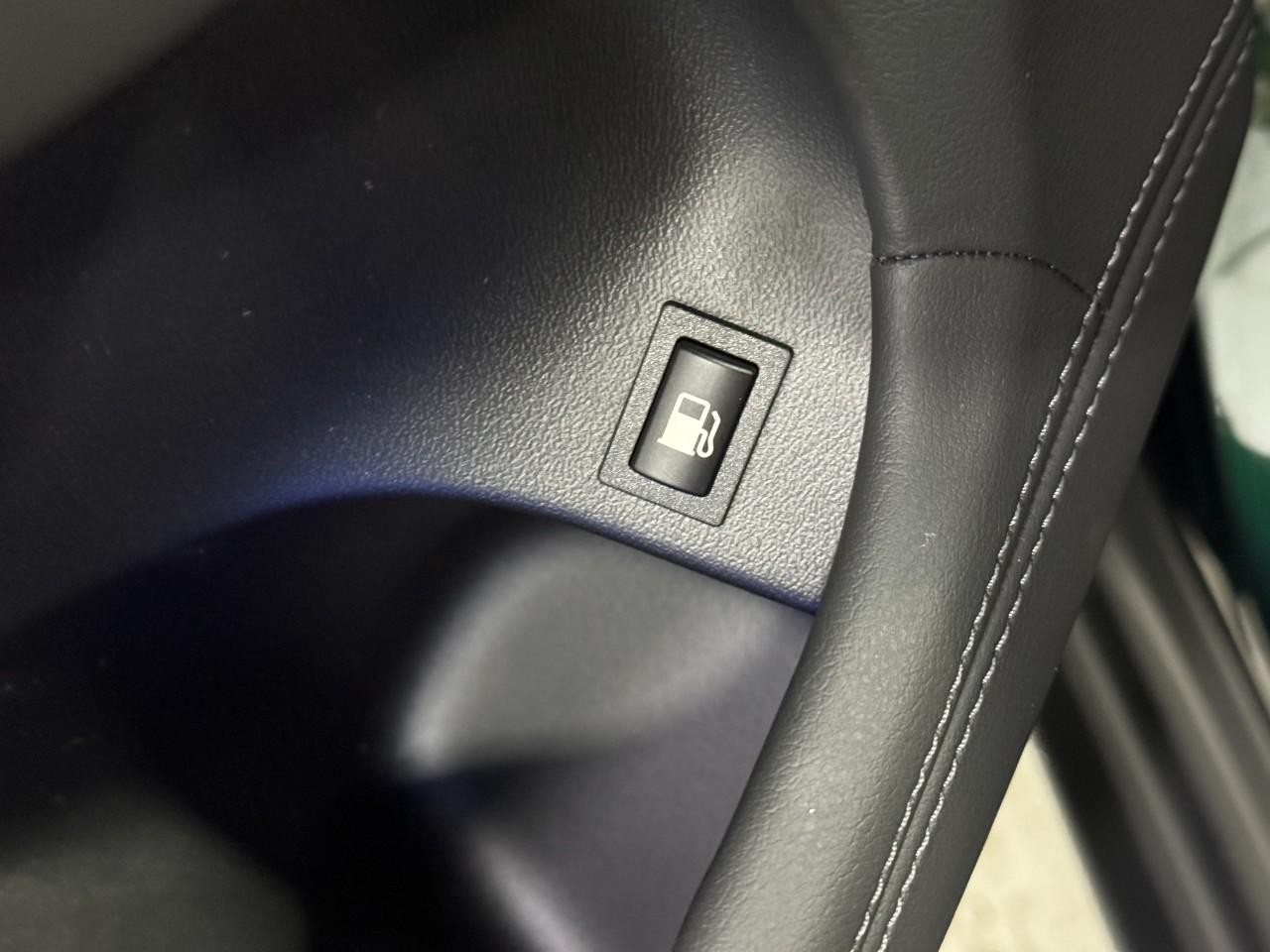 BMW XM Vehicle Full-screen Gallery Image 27