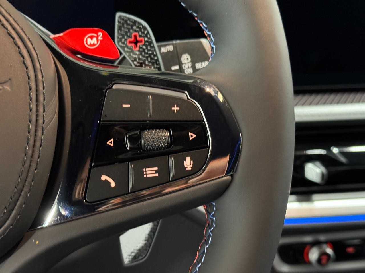 BMW XM Vehicle Full-screen Gallery Image 33