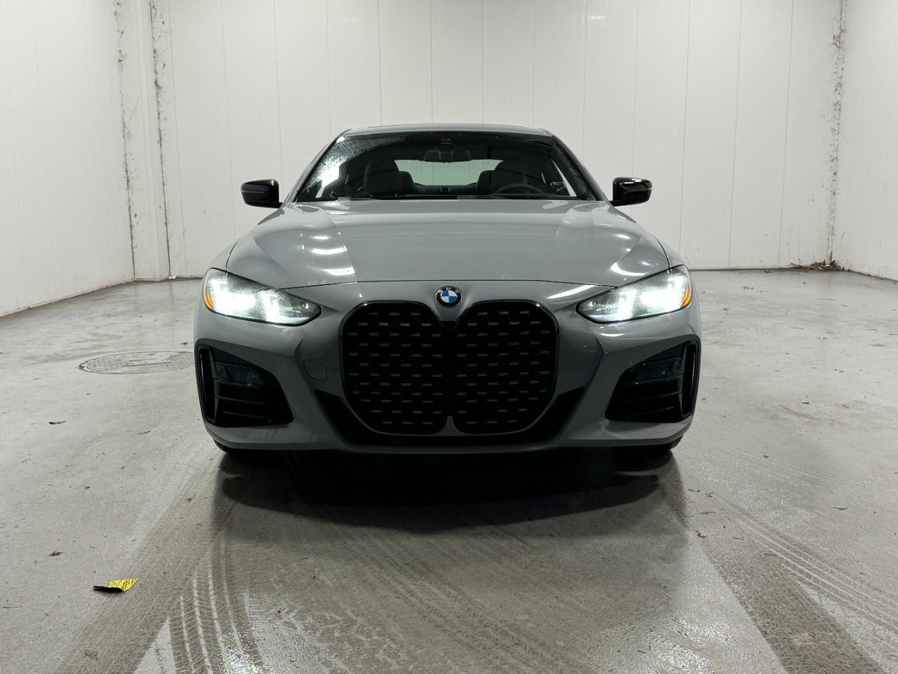 BMW 4 Series Vehicle Full-screen Gallery Image 7