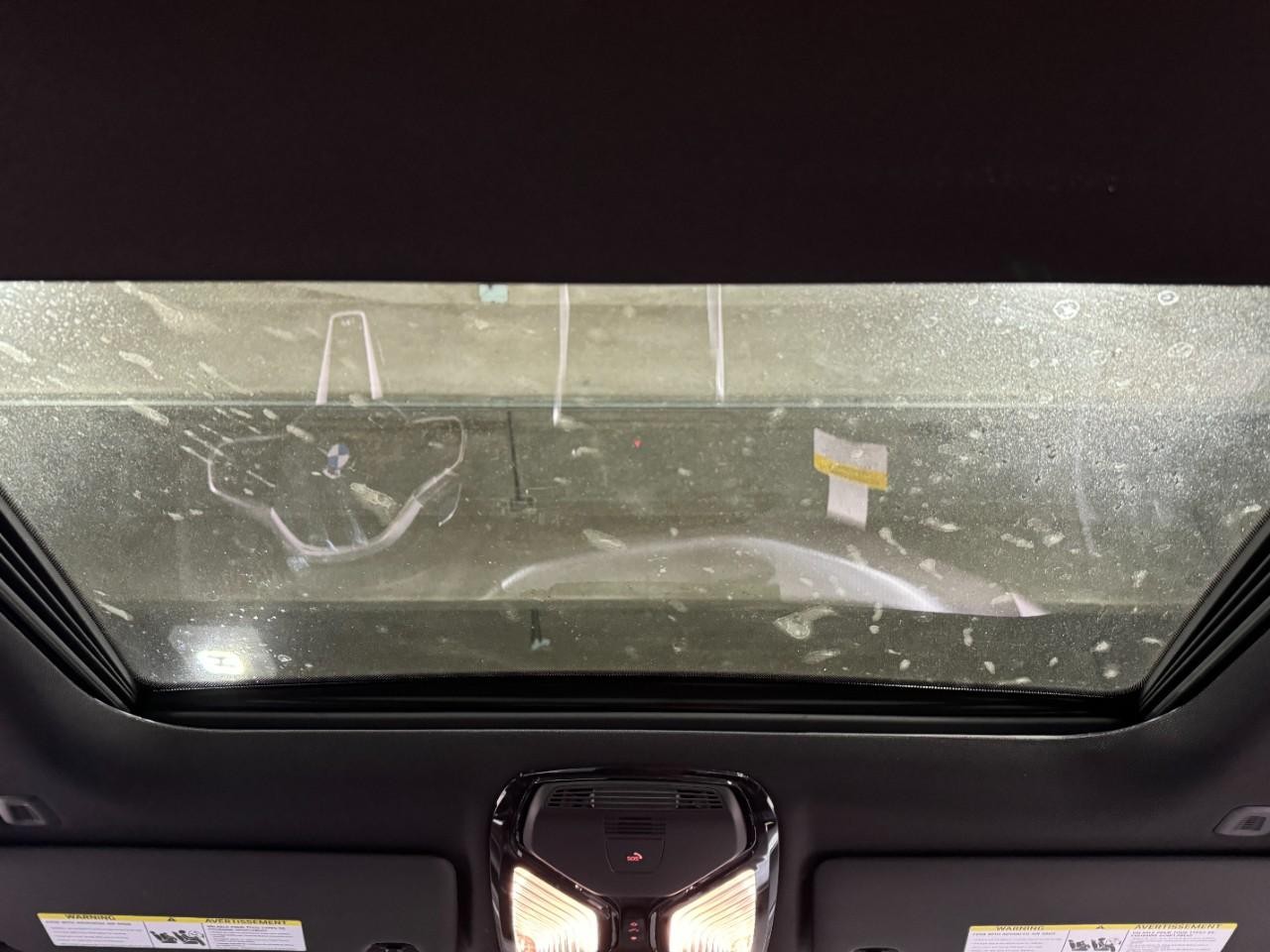 BMW 4 Series Vehicle Full-screen Gallery Image 11