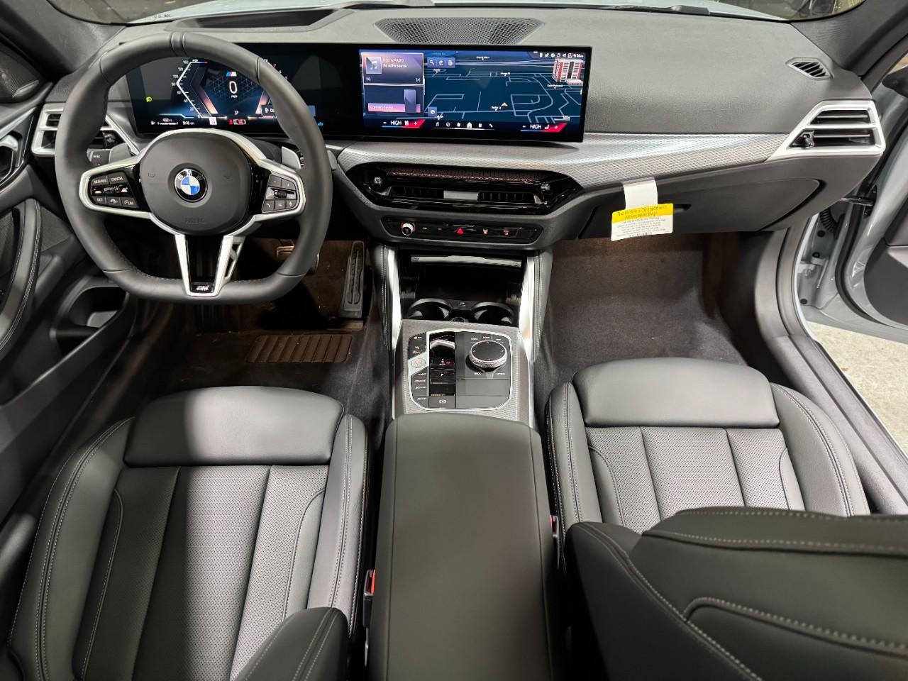 BMW 4 Series Vehicle Full-screen Gallery Image 12