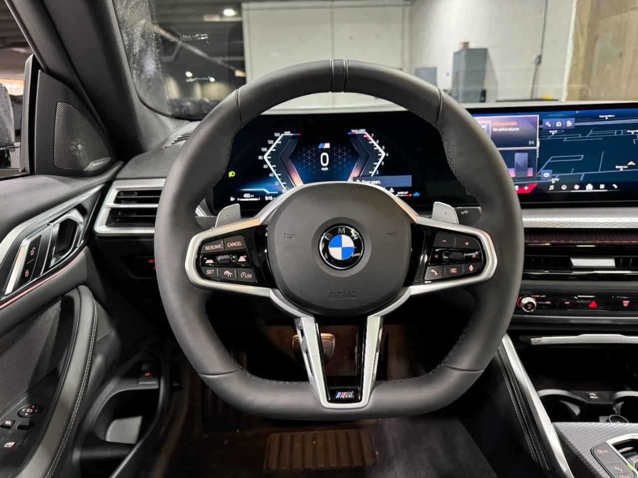 BMW 4 Series Vehicle Full-screen Gallery Image 13