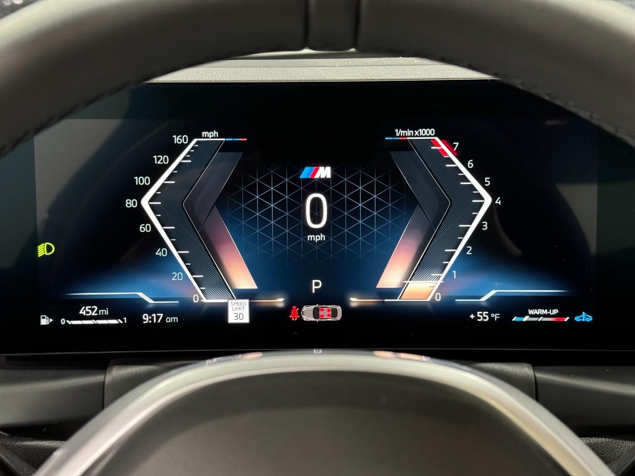 BMW 4 Series Vehicle Full-screen Gallery Image 33