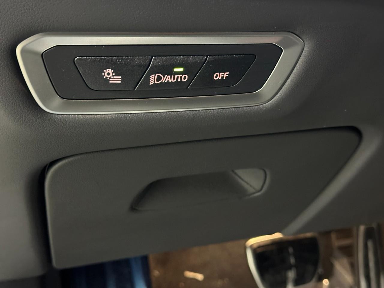 BMW XM Vehicle Full-screen Gallery Image 26