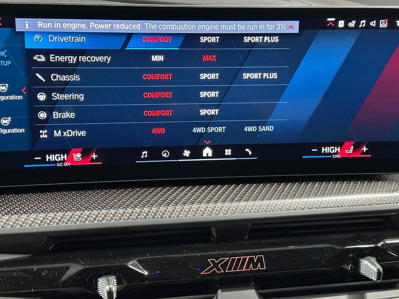 BMW XM Vehicle Full-screen Gallery Image 30